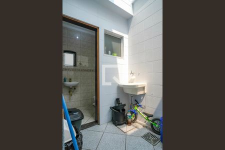 Casa à venda com 185m², 3 quartos e 2 vagasÁrea de serviço