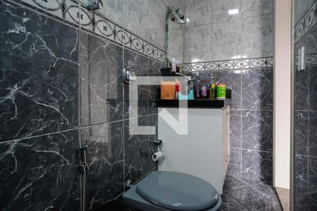 Casa à venda com 185m², 3 quartos e 2 vagasBanheiro da suíte