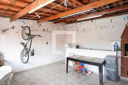 Casa à venda com 185m², 3 quartos e 2 vagasQuintal