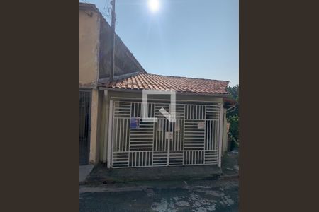 Casa para alugar com 130m², 2 quartos e 2 vagasFachada
