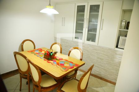 Casa para alugar com 130m², 2 quartos e 2 vagasCozinha