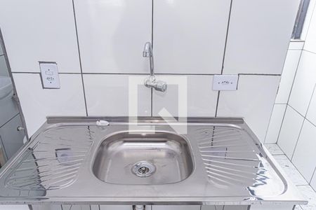 Kitnet de casa para alugar com 1 quarto, 28m² em Vila Diva, São Paulo