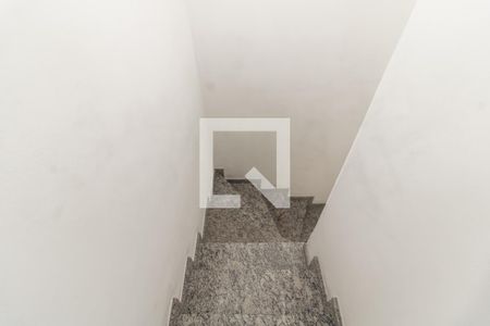 Apartamento para alugar com 64m², 2 quartos e 1 vagaEscada