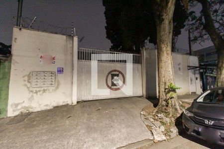 Casa de condomínio para alugar com 71m², 2 quartos e 1 vaga Casa de condomínio para alugar com 71m², 2 quartos e 1 vagaFachada