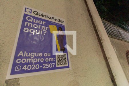 Casa de condomínio para alugar com 71m², 2 quartos e 1 vaga Casa de condomínio para alugar com 71m², 2 quartos e 1 vagaFachada + Placa