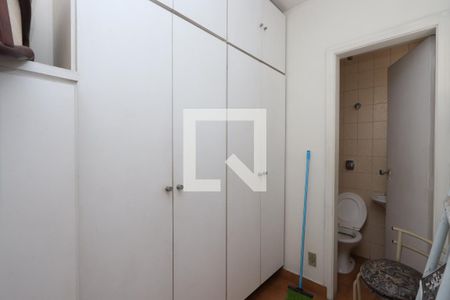 Apartamento à venda com 110m², 2 quartos e 2 vagasQuarto e Banheiro de Serviço