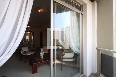 Apartamento à venda com 110m², 2 quartos e 2 vagasVaranda