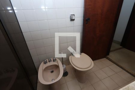 Apartamento à venda com 110m², 2 quartos e 2 vagasBanheiro da Suíte