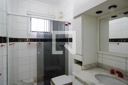 Casa para alugar com 400m², 6 quartos e 4 vagasBanheiro suíte terceiro andar