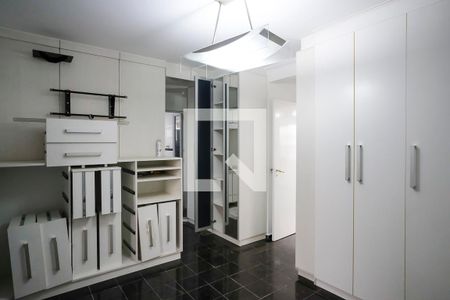 Casa para alugar com 400m², 6 quartos e 4 vagasSuíte segundo andar