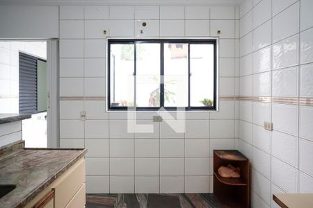 Casa para alugar com 400m², 6 quartos e 4 vagasCozinha primeiro andar