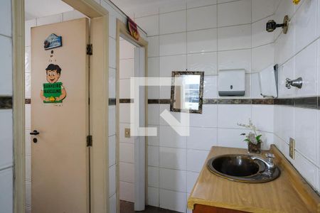 Casa para alugar com 400m², 6 quartos e 4 vagasBanheiros garagem