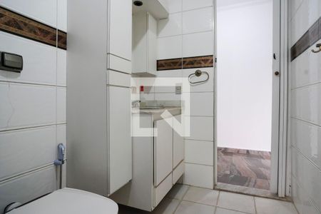 Casa para alugar com 400m², 6 quartos e 4 vagasBanheiro suíte primeiro andar