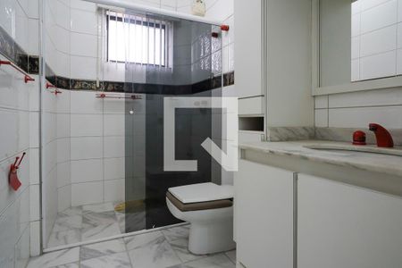 Casa para alugar com 400m², 6 quartos e 4 vagasBanheiro suíte terceiro andar