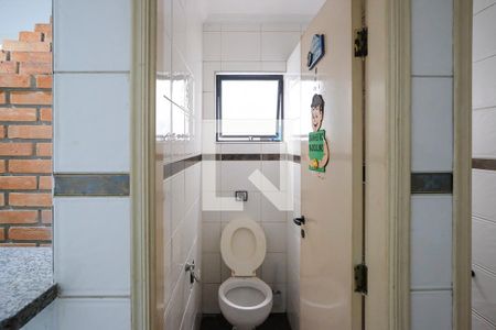 Casa para alugar com 400m², 6 quartos e 4 vagasBanheiros garagem