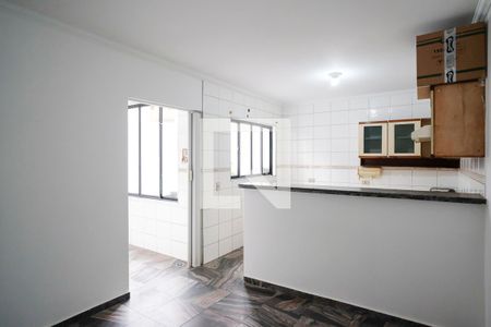 Casa para alugar com 400m², 6 quartos e 4 vagasCozinha primeiro andar