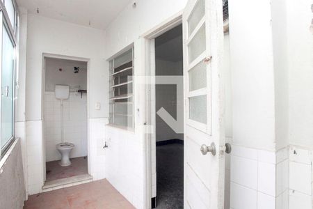 Apartamento à venda com 145m², 3 quartos e sem vagaÁrea de Serviço + Despensa + Banheiro 2 Serviço