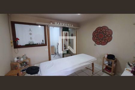 Casa à venda com 200m², 4 quartos e 2 vagasEdícula/SalaÁrea de serviço 