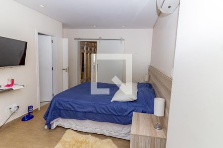 Casa à venda com 390m², 4 quartos e 2 vagas Casa à venda com 390m², 4 quartos e 2 vagasSuíte