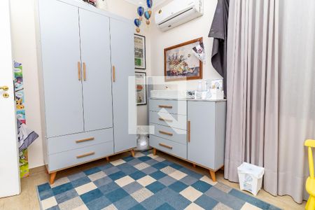 Casa à venda com 390m², 4 quartos e 2 vagas Casa à venda com 390m², 4 quartos e 2 vagasQuarto 5