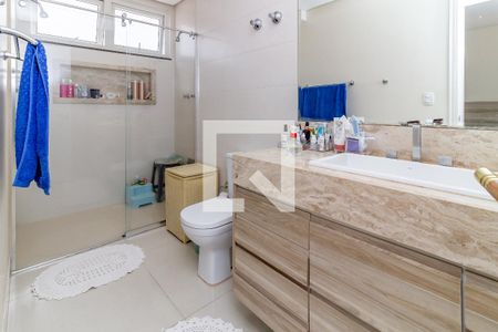 Casa à venda com 390m², 4 quartos e 2 vagas Casa à venda com 390m², 4 quartos e 2 vagasBanheiro da Suíte