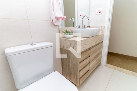 Casa à venda com 390m², 4 quartos e 2 vagas Casa à venda com 390m², 4 quartos e 2 vagasBanheiro