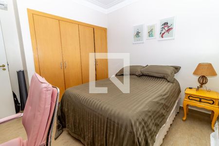 Casa à venda com 390m², 4 quartos e 2 vagas Casa à venda com 390m², 4 quartos e 2 vagasQuarto 4