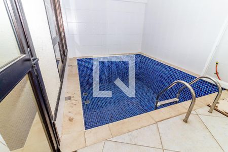 Casa à venda com 390m², 4 quartos e 2 vagas Casa à venda com 390m², 4 quartos e 2 vagasPiscina