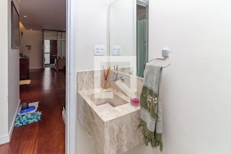 Casa à venda com 390m², 4 quartos e 2 vagas Casa à venda com 390m², 4 quartos e 2 vagasLavabo 2