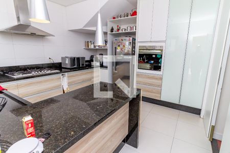 Casa à venda com 390m², 4 quartos e 2 vagas Casa à venda com 390m², 4 quartos e 2 vagasCozinha