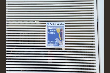 Casa à venda com 390m², 4 quartos e 2 vagas Casa à venda com 390m², 4 quartos e 2 vagasPlaca