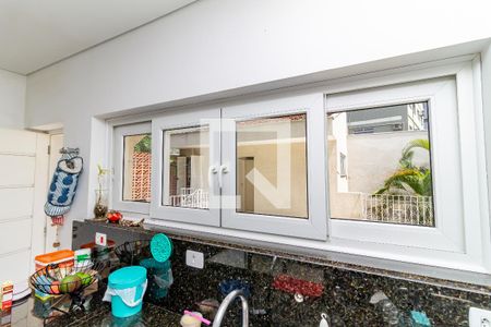 Casa à venda com 390m², 4 quartos e 2 vagas Casa à venda com 390m², 4 quartos e 2 vagasCozinha