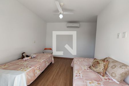 Casa à venda com 142m², 3 quartos e 2 vagasSuíte 2