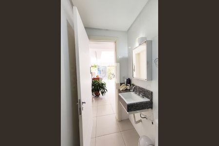 Casa à venda com 142m², 3 quartos e 2 vagasBanheiro