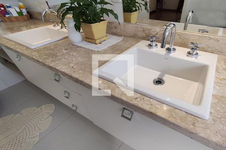 Casa à venda com 142m², 3 quartos e 2 vagasBanheiro da Suíte 3