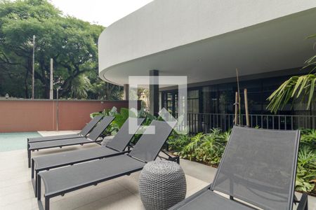 Studio à venda com 24m², 1 quarto e sem vaga Studio à venda com 24m², 1 quarto e sem vagaÁrea comum - Piscina