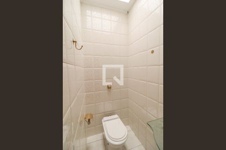 Casa à venda com 250m², 3 quartos e 5 vagas Casa à venda com 250m², 3 quartos e 5 vagasLavabo