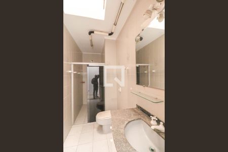 Casa à venda com 250m², 3 quartos e 5 vagas Casa à venda com 250m², 3 quartos e 5 vagasBanheiro