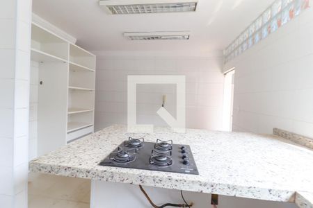 Casa à venda com 250m², 3 quartos e 5 vagas Casa à venda com 250m², 3 quartos e 5 vagasCozinha e Área de Serviço
