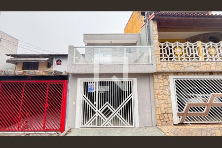 Casa à venda com 150m², 3 quartos e 1 vaga Casa à venda com 150m², 3 quartos e 1 vagaFachada