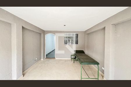 Casa à venda com 150m², 3 quartos e 1 vaga Casa à venda com 150m², 3 quartos e 1 vagaGaragem