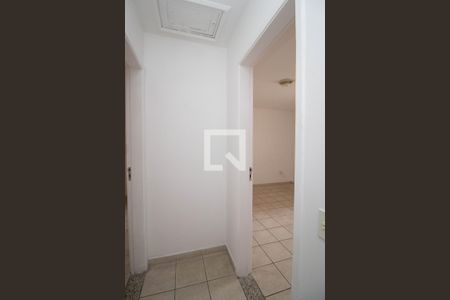 Corredor de casa de condomínio à venda com 2 quartos, 100m² em Vila Nina, São Paulo