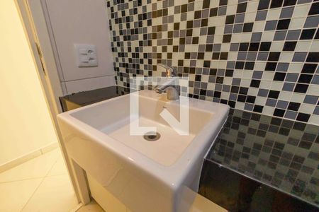 Apartamento à venda com 87m², 2 quartos e 1 vaga Apartamento à venda com 87m², 2 quartos e 1 vagaSuíte Banheiro