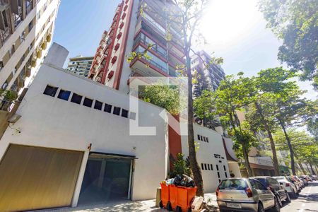 Apartamento à venda com 87m², 2 quartos e 1 vaga Apartamento à venda com 87m², 2 quartos e 1 vagaFachada