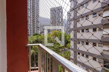 Apartamento à venda com 87m², 2 quartos e 1 vaga Apartamento à venda com 87m², 2 quartos e 1 vagaQuarto Varanda