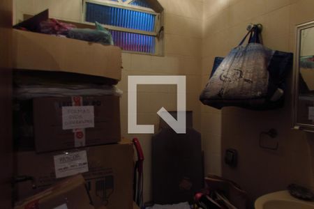 Casa à venda com 250m², 3 quartos e 4 vagasBanheiro de Serviço