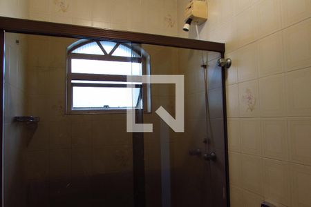 Casa à venda com 250m², 3 quartos e 4 vagasBanheiro Suíte 2