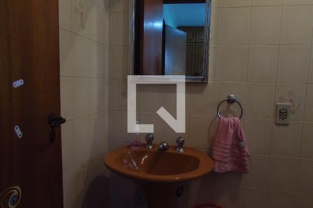 Casa à venda com 250m², 3 quartos e 4 vagasBanheiro Suíte 2