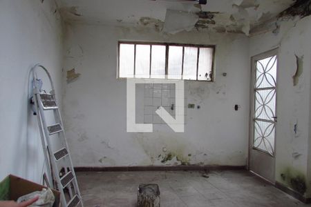 Casa à venda com 250m², 3 quartos e 4 vagasEdícula em obras