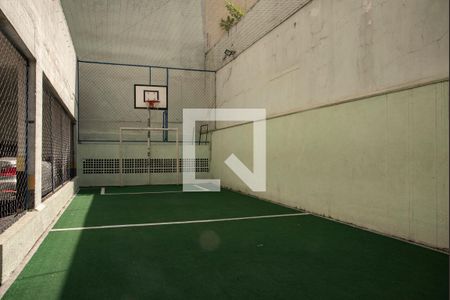 Apartamento à venda com 145m², 3 quartos e 2 vagas Apartamento à venda com 145m², 3 quartos e 2 vagasÁrea comum - Quadra esportiva